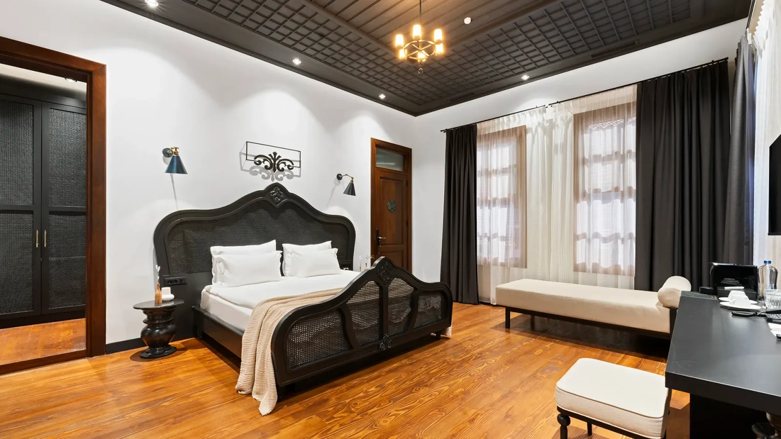 Deluxe Room 3