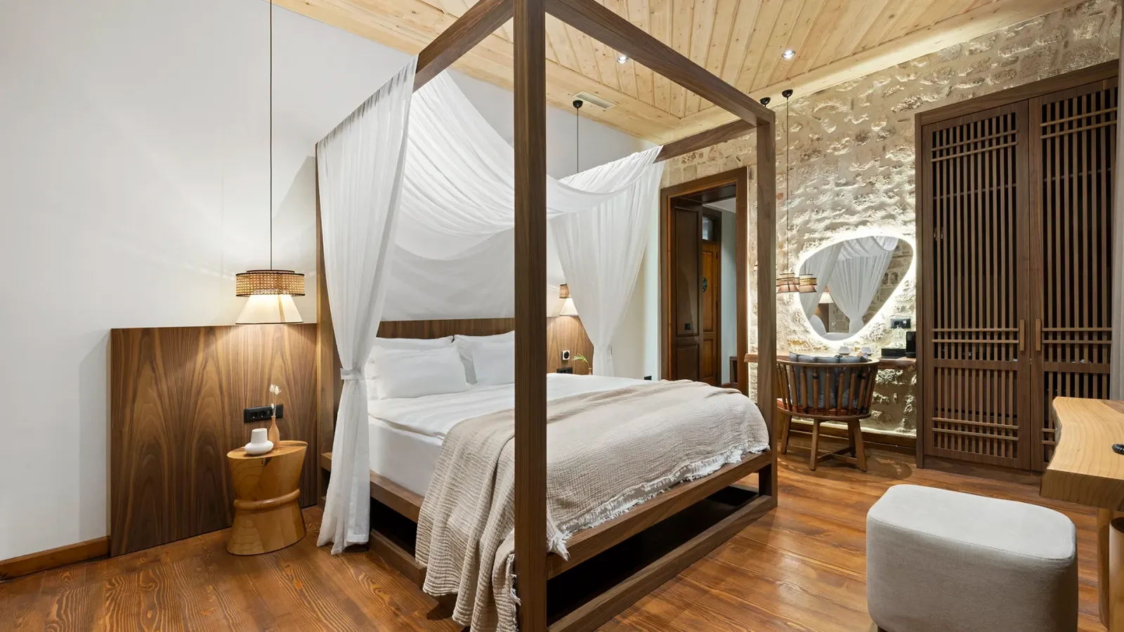 Deluxe Room 6