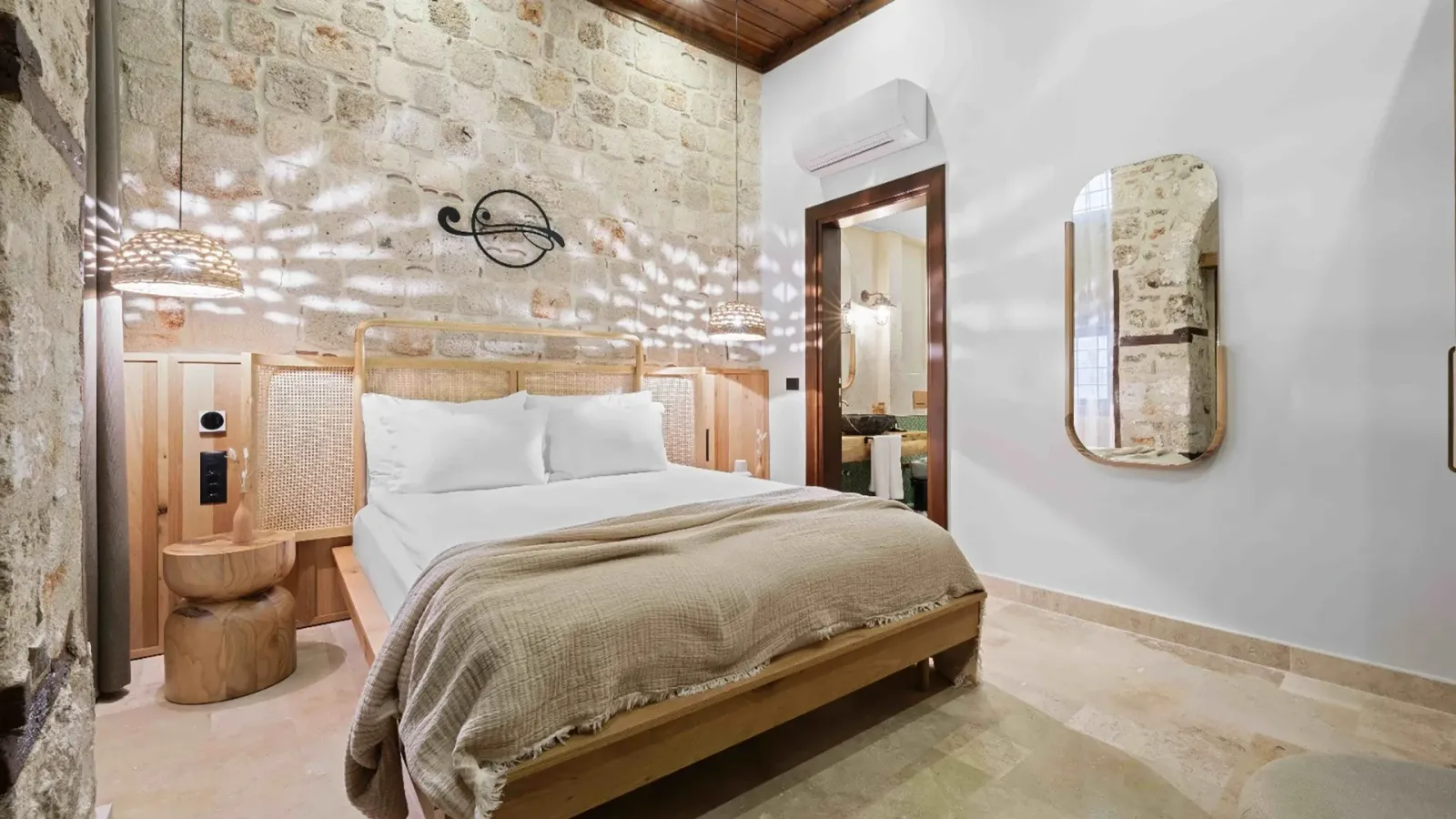 Deluxe Street Room 11