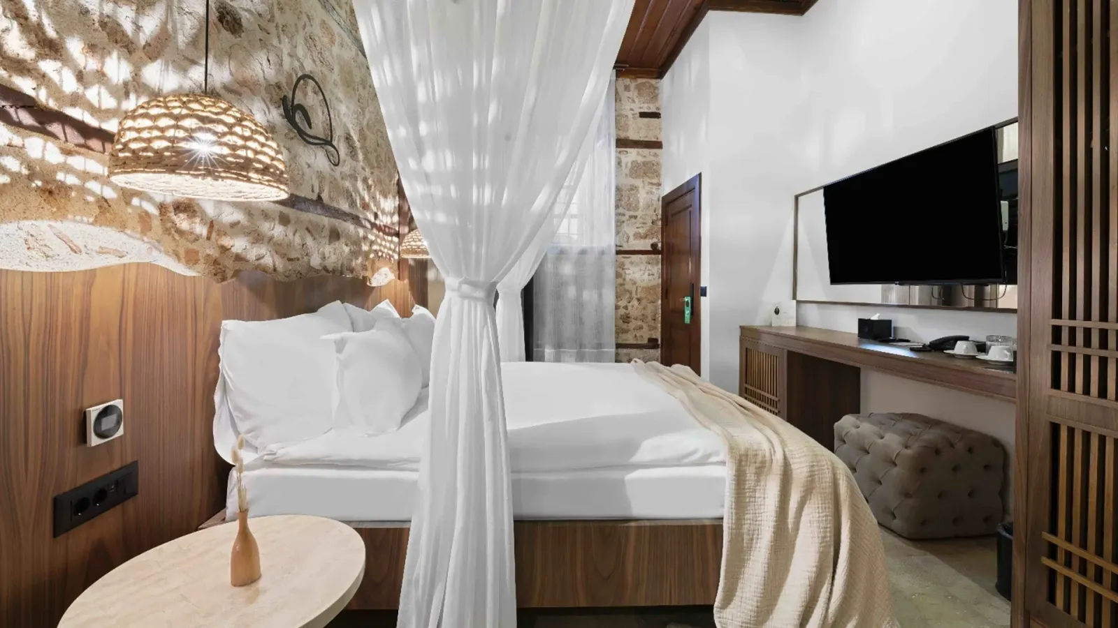 Deluxe Street Room 6