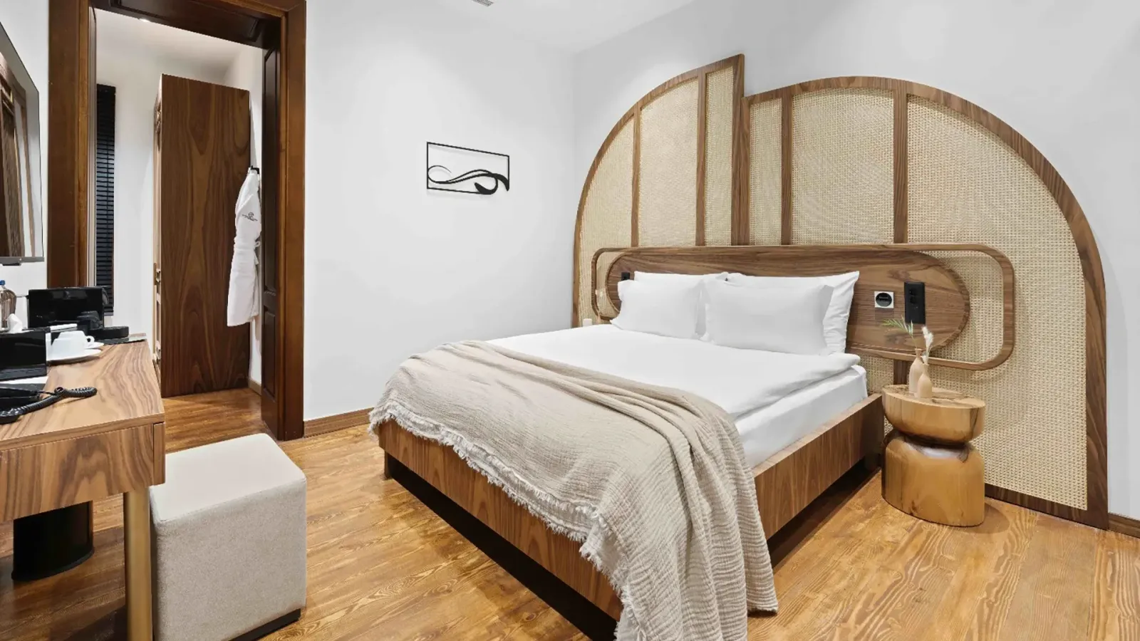 Superior Room with Jacuzzi 2
