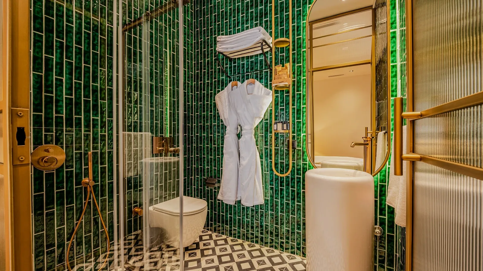 Superior Room with Jacuzzi 3