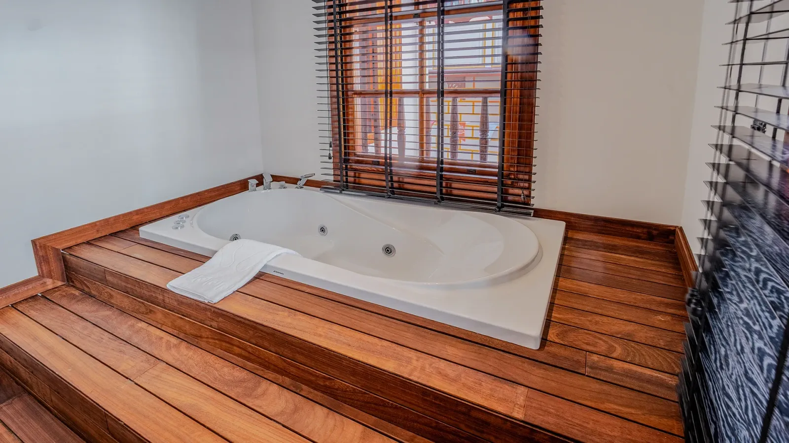 Superior Room with Jacuzzi 6