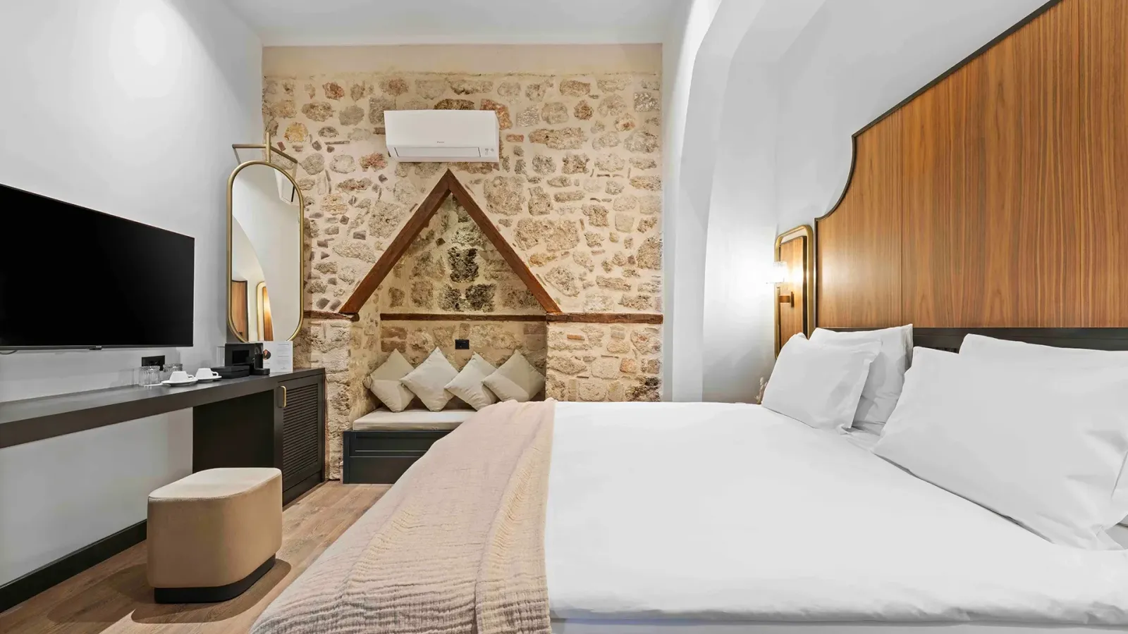 Grand Terrace Suite 3