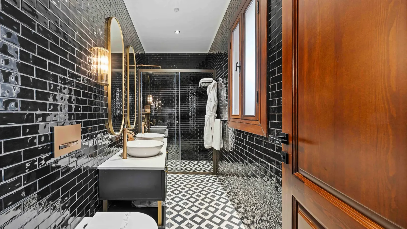 Grand Terrace Suite 4