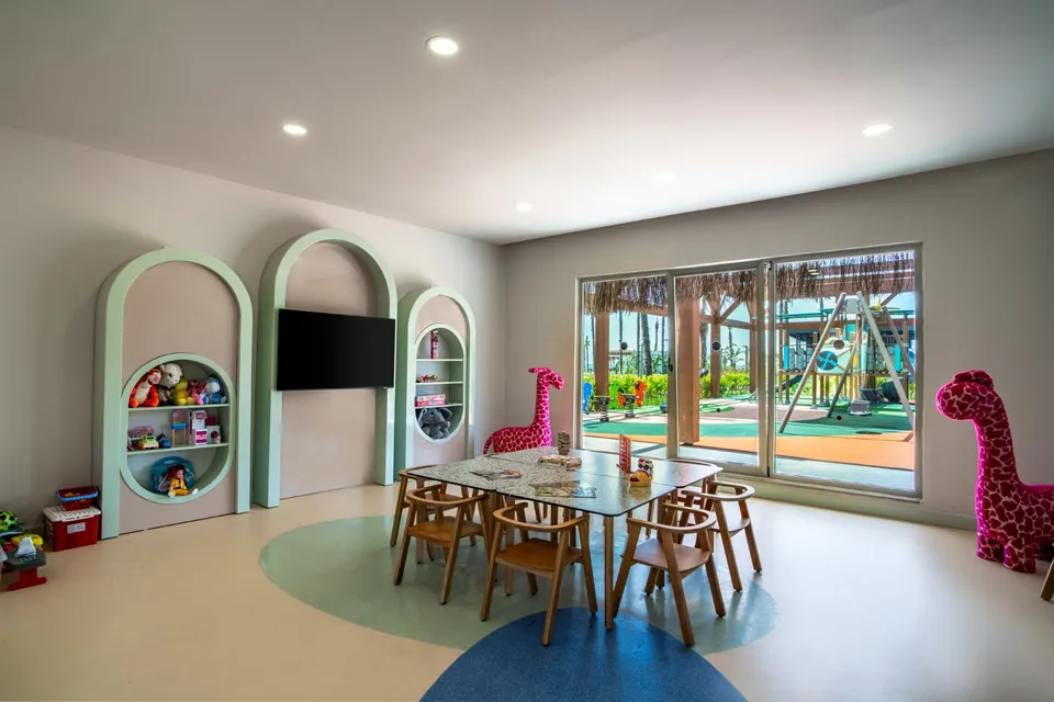 https://cdn.woxxtech.com/championholiday_com/bambino-kids-club-outdoor-1-1772612363509.jpg