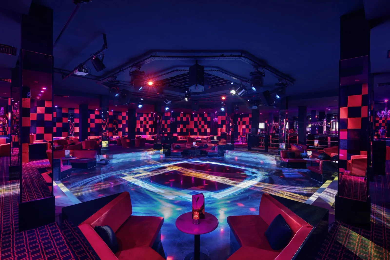 Roxx Night Club Bar, 