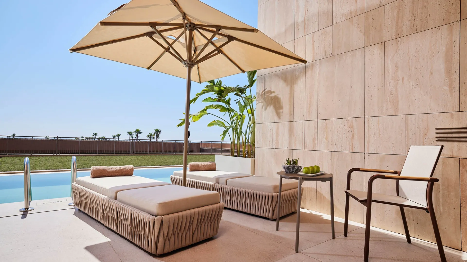 Infinity Swim-Up Oda