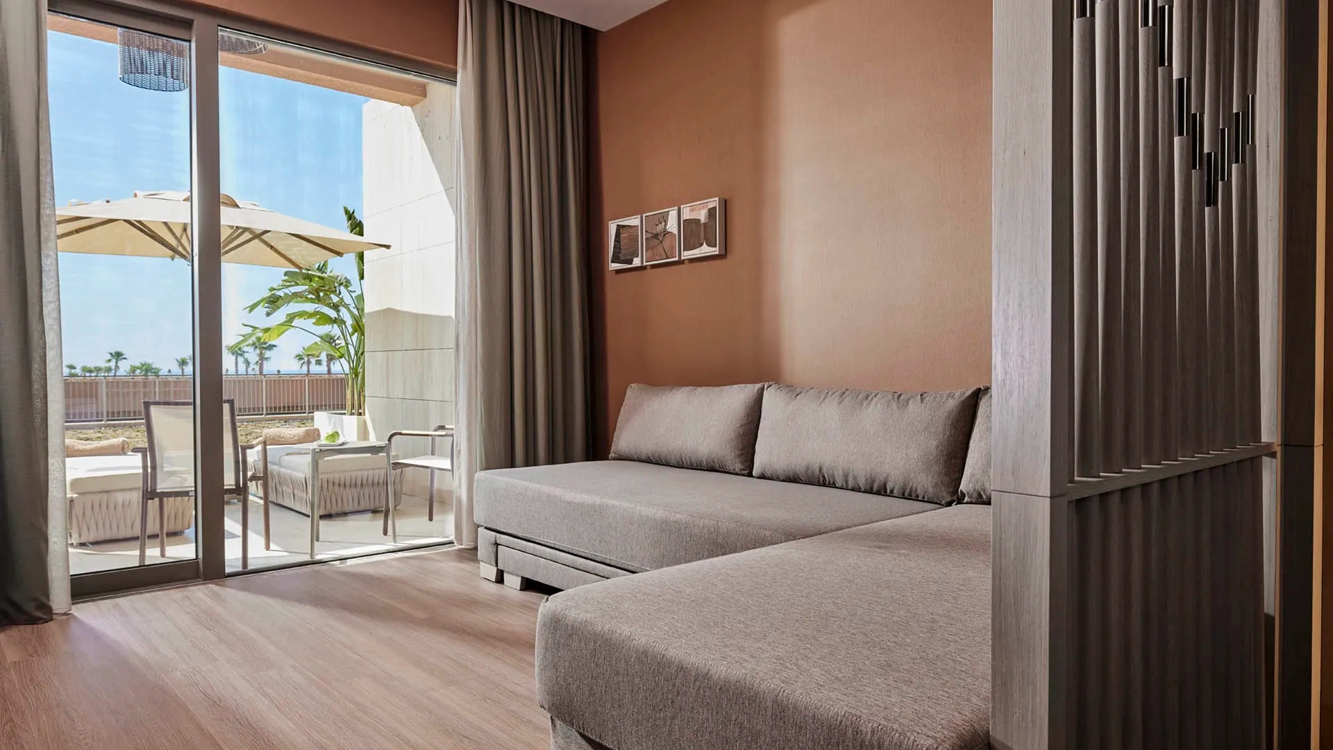 Infinity Swim-Up Oda