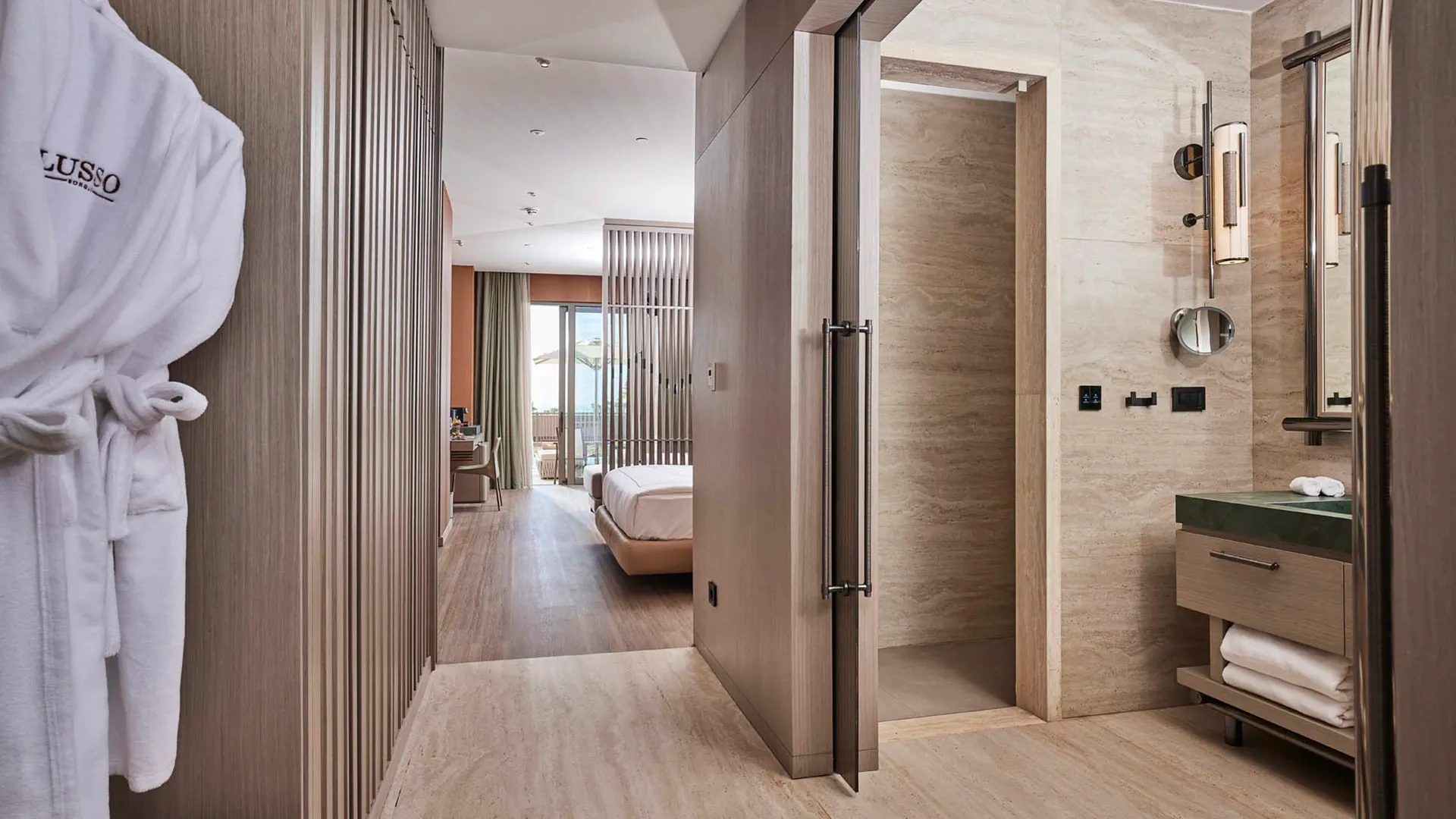 Infinity Swim-Up Oda