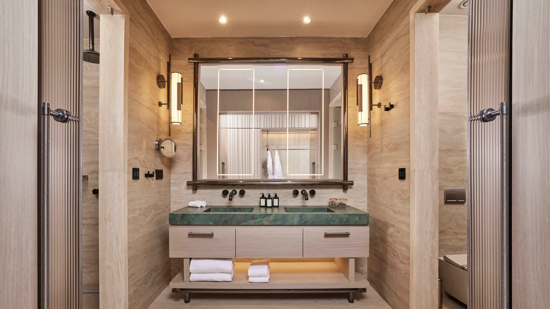 Infinity Swim-Up Oda