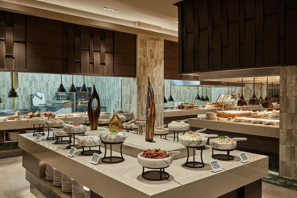 Savory Maın Restaurant 1