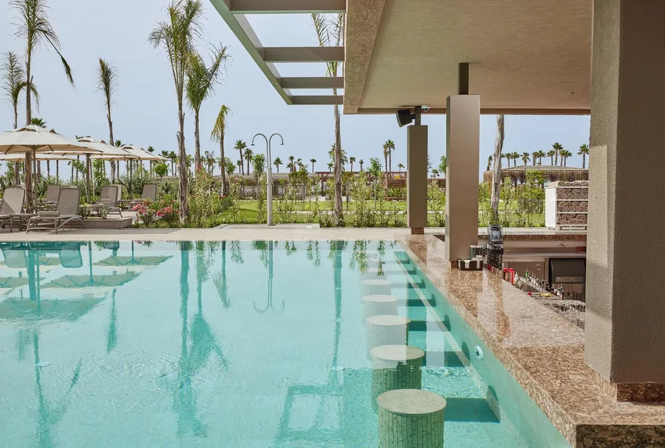 https://cdn.woxxtech.com/lussosorgun_com/sip-dip-bar-lussohotels-004-1774439711978.jpg