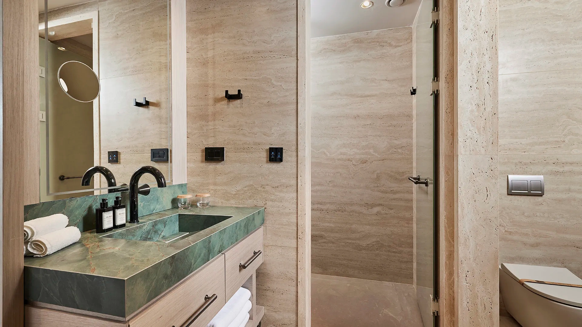 Superior Standard Jacuzzi Oda