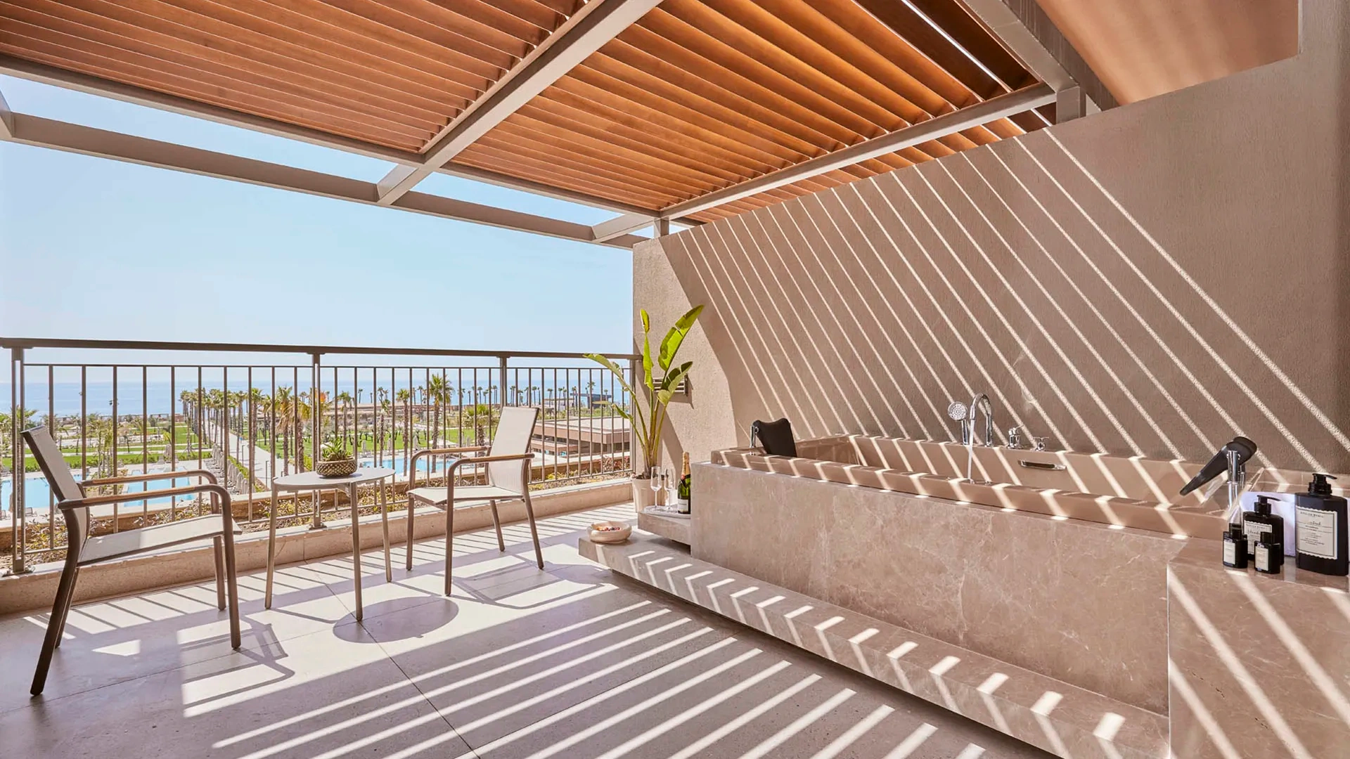 Superior Standard Jacuzzi Oda