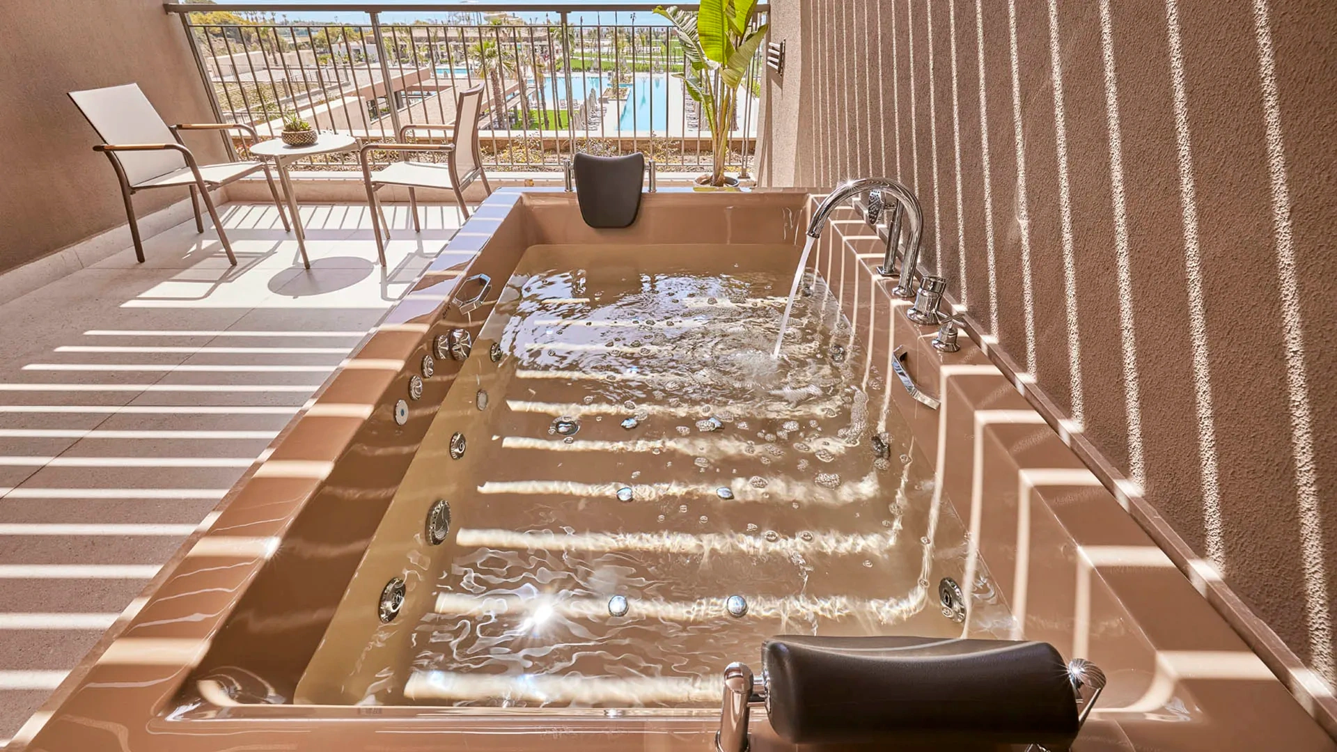 Superior Standard Jacuzzi Oda