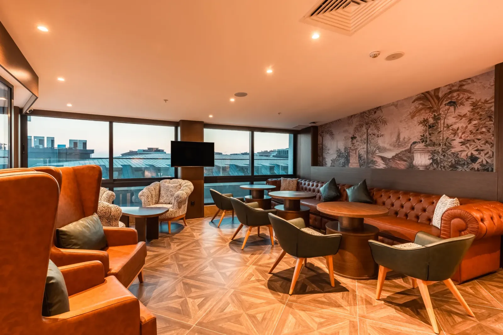 BAR & LOUNGE